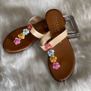 NWOT Italian Shoemakers Julia thongs